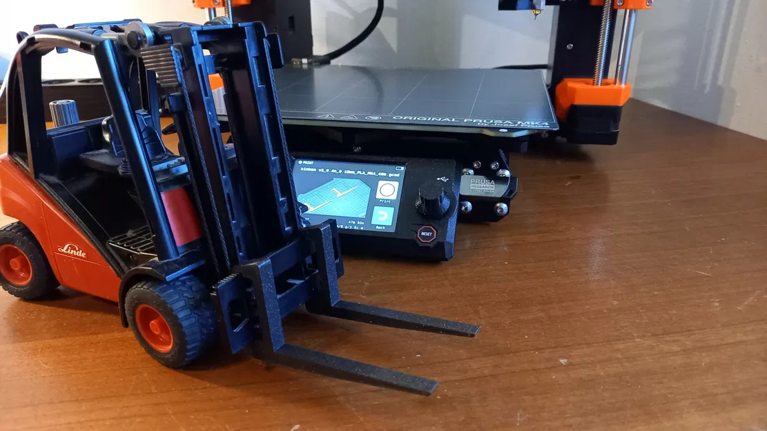 Thay thế càng xe nâng cho đồ chơi Bruder Linde - Image 1