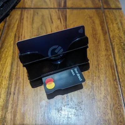 Ví đựng tiền tối giản kiêm giá đỡ điện thoại