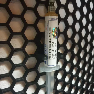 Giá đỡ ống tiêm HSW cho tường lưu trữ tổ ong