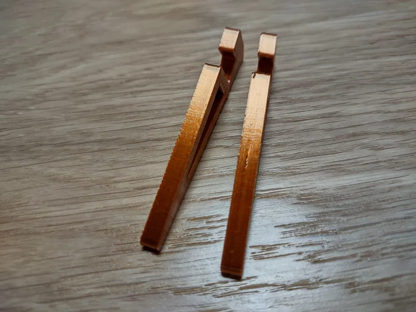 Chân thay thế cho bàn chơi Rummikub bị hỏng - Image 5