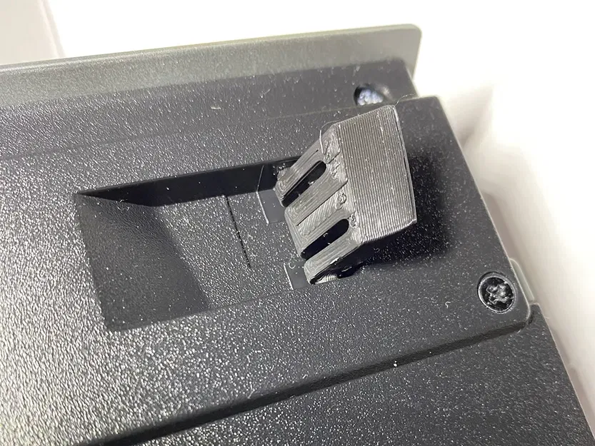 Chân thay thế cho bàn phím Corsair Raptor K30 - Image 1