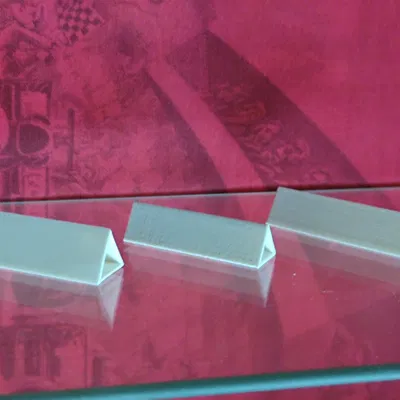 Giá đỡ nhãn cho bộ sưu tập mô hình 3D