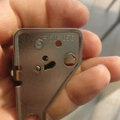 Cơ chế khóa bên phải cho GRASS Nova Pro Tipmatic Plus