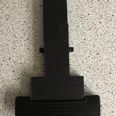 Phần dưới của cần điều khiển thùng rác đạp chân