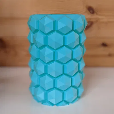 Bình hoa hình lục giác thiết kế hiện đại