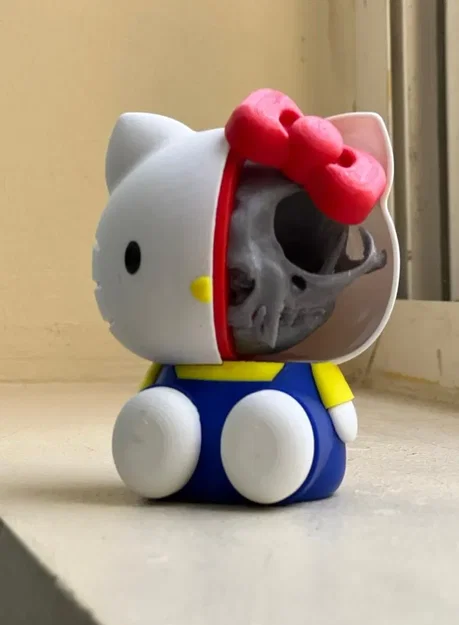 Mô hình Hello Kitty nửa bộ xương độc đáo - Image 1