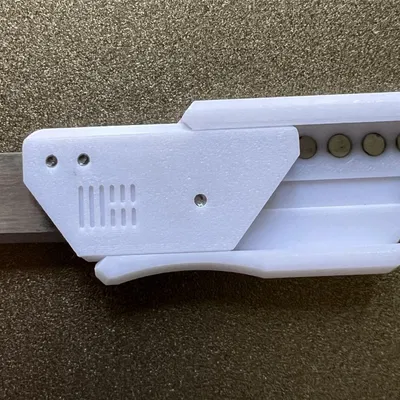 Dao gập fidget với lưỡi dao tiện ích từ nam châm