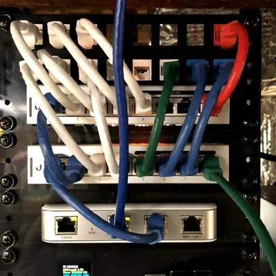 Hệ thống giá đỡ mạng mini 8 inch cho thiết bị Ubiquiti