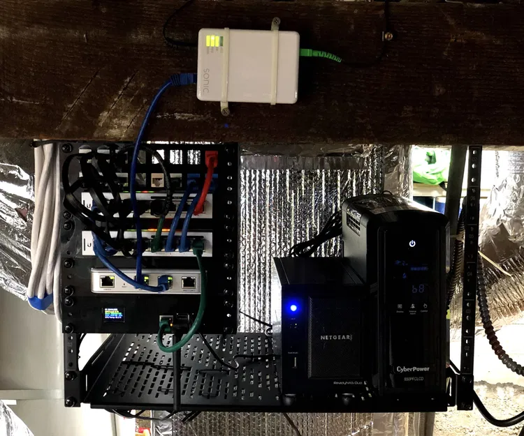 Hệ thống giá đỡ mạng mini 8 inch cho thiết bị Ubiquiti - Image 2