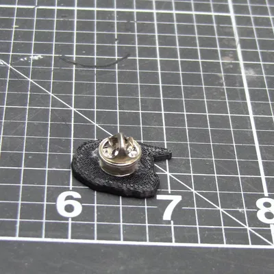 Pin email hình mũ bảo hiểm Halo