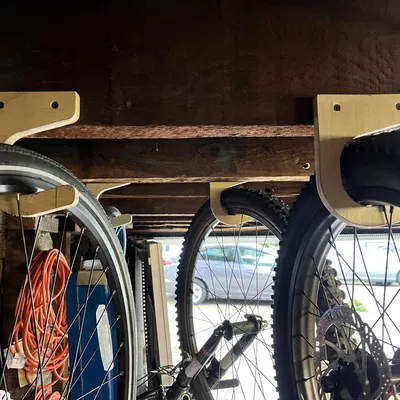 Giá treo xe đạp bằng gỗ plywood ¾