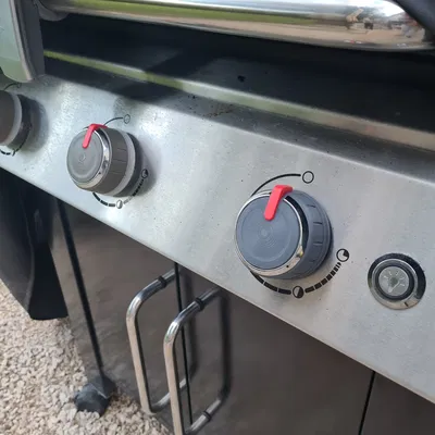 Nút điều khiển barbecue Weber với thiết kế chính xác