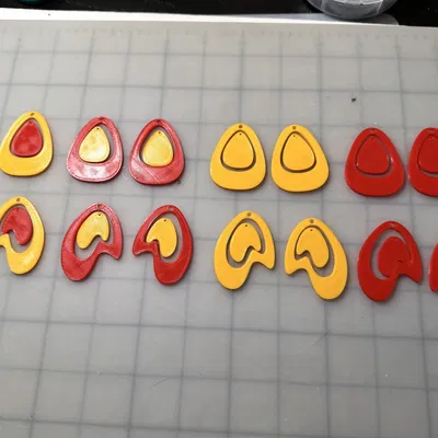 Bông tai rơi với chi tiết nội thất độc đáo