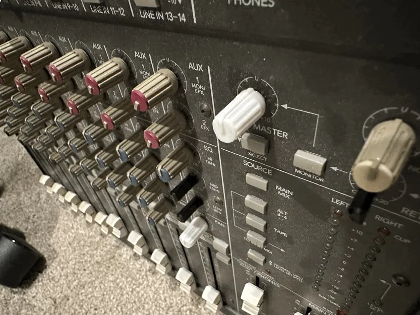 Núm điều chỉnh nhỏ thay thế cho bàn trộn Mackie - Image 1