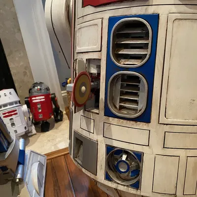 Mod Buzz Saw mở cho Astromech Mark III của Mr. Baddely