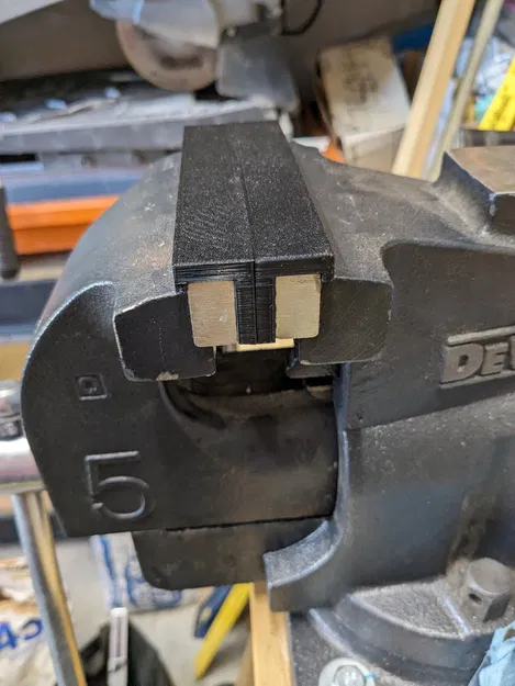 Bộ đệm hàm kẹp từ tính cho kẹp bàn DeWalt 5 - Image 4