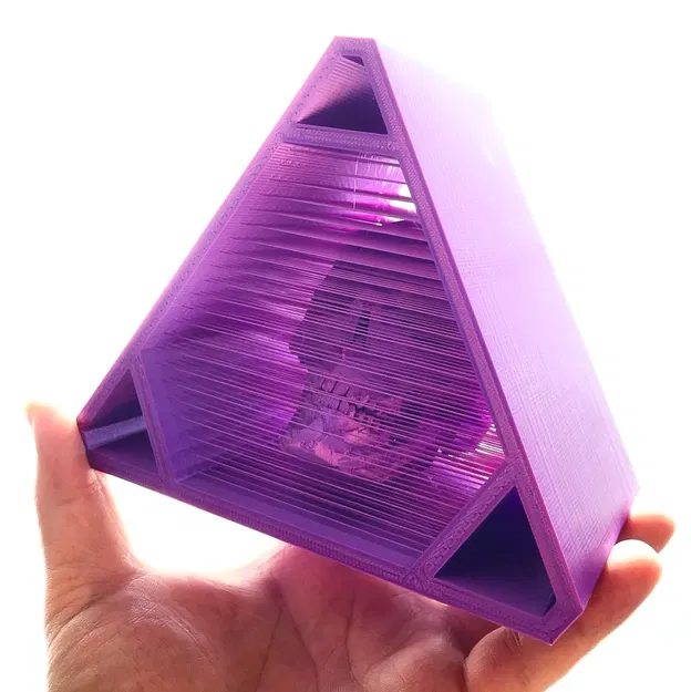 Đầu lâu treo lơ lửng phong cách lowpoly - Image 1