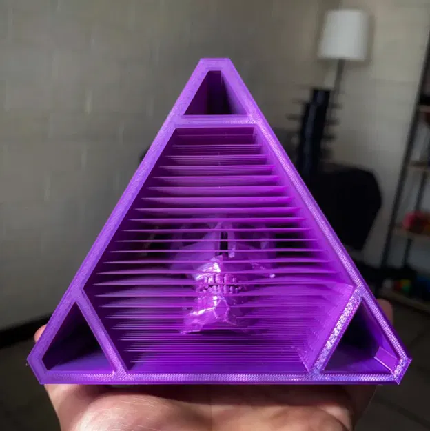 Đầu lâu treo lơ lửng phong cách lowpoly - Image 3