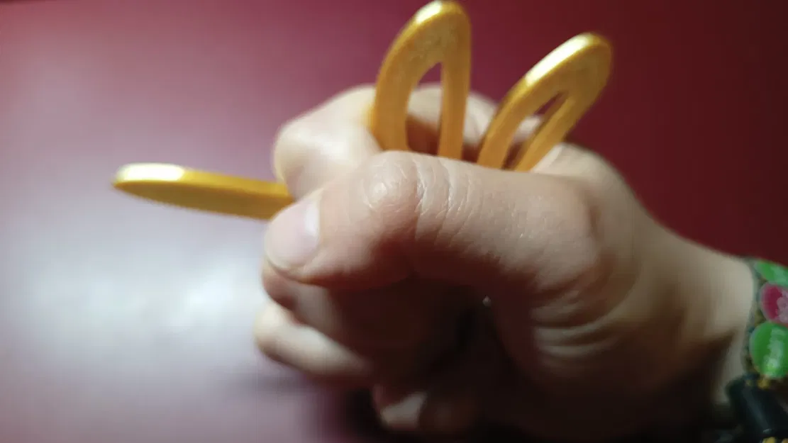 Móc khóa tự vệ hình chuồn chuồn thanh lịch - Image 3