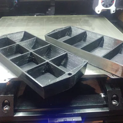 Khay tổ chức linh kiện nhỏ cho công việc lắp ráp