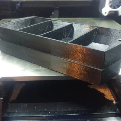 Khay tổ chức linh kiện nhỏ cho công việc lắp ráp