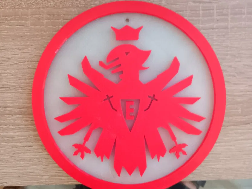 Biểu tượng SGE Eintracht Frankfurt với Attila - Image 1