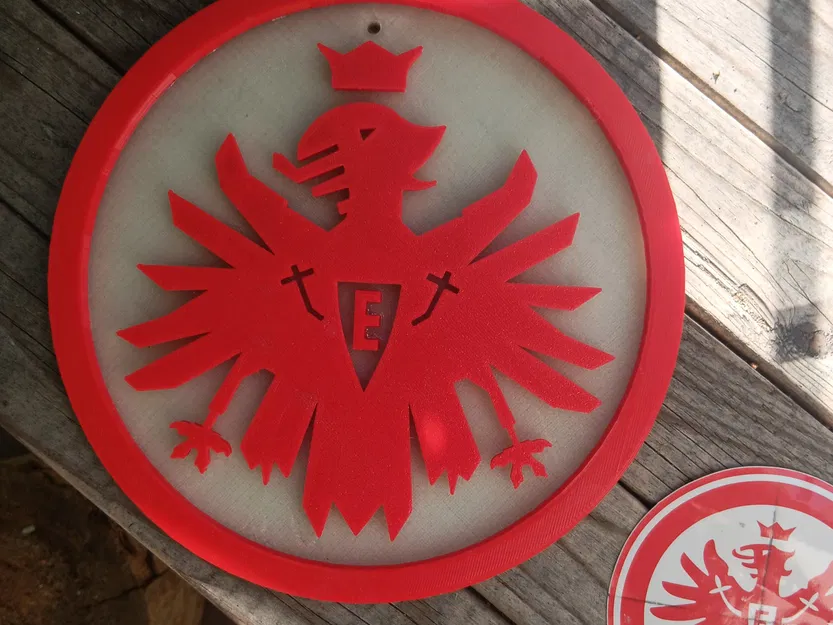 Biểu tượng SGE Eintracht Frankfurt với Attila - Image 5