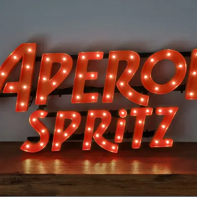 Biển hiệu retro LED "Aperol Spritz" treo tường