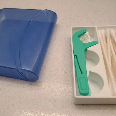 Cải tiến hộp đựng Q-Tip cho chuyến du lịch chắc chắn hơn