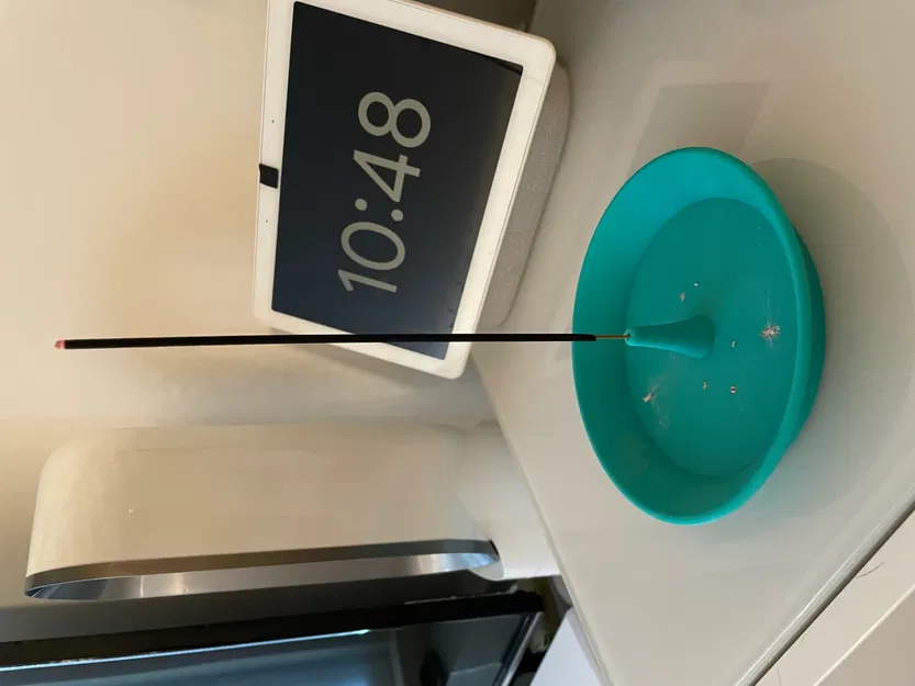 Giá đỡ hương liệu với đế rộng hơn - Image 1