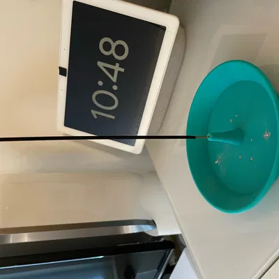 Giá đỡ hương liệu với đế rộng hơn