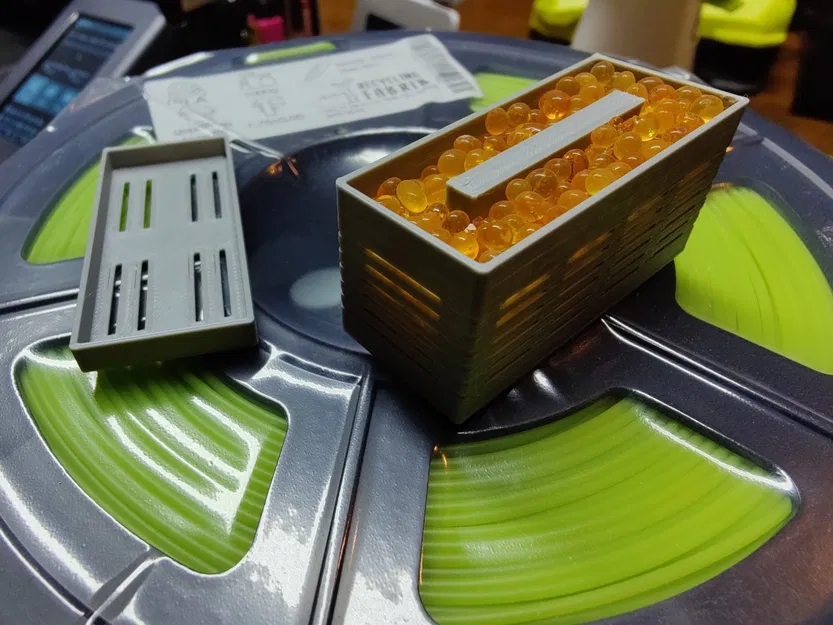 Hộp chứa chất hút ẩm silica gel cho cuộn filament - Image 1