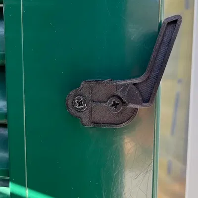 Nắp trung tâm cửa sổ Maco đã qua sử dụng hơn 20 năm