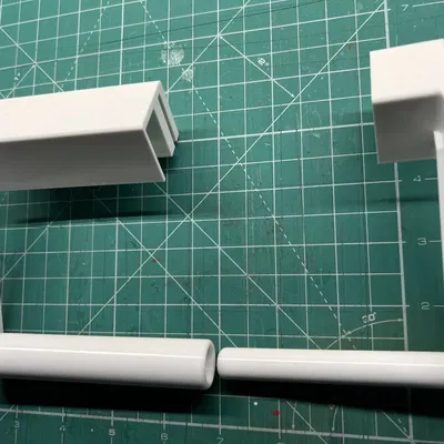 Giá đỡ cuộn giấy vệ sinh cho bức tường bên cạnh lò sưởi