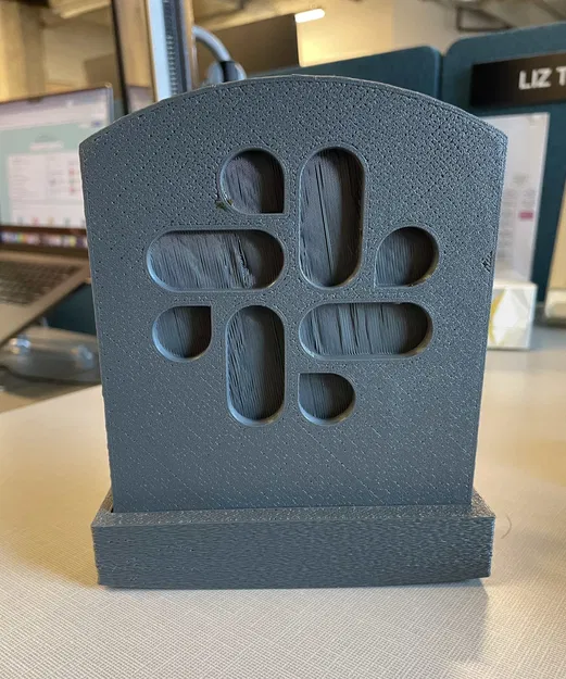 Bia mộ Slack tưởng nhớ những kỷ niệm đẹp trước khi chuyể... - Image 1