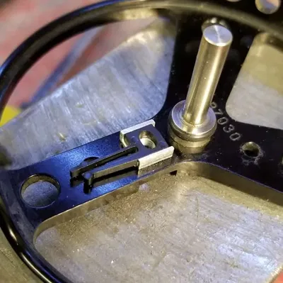 Cuộn câu cá SAGE 3200 với bộ phận clicker thay thế