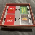 Giá đỡ tổ chức thẻ cho trò chơi Exploding Kittens - Thumbnail 1