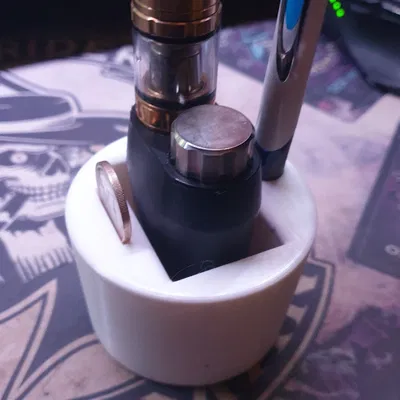 Giá đỡ đồ uống Eleaf iStick Pico với kệ bút và chip