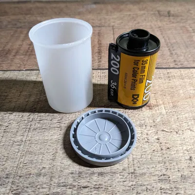 Thay thế hộp đựng phim 35mm cho máy ảnh