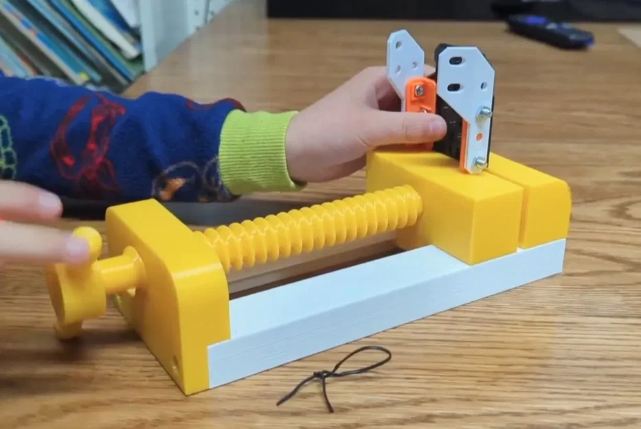 Kẹp bàn làm việc PETG mạnh mẽ và dễ lắp ráp - Image 1