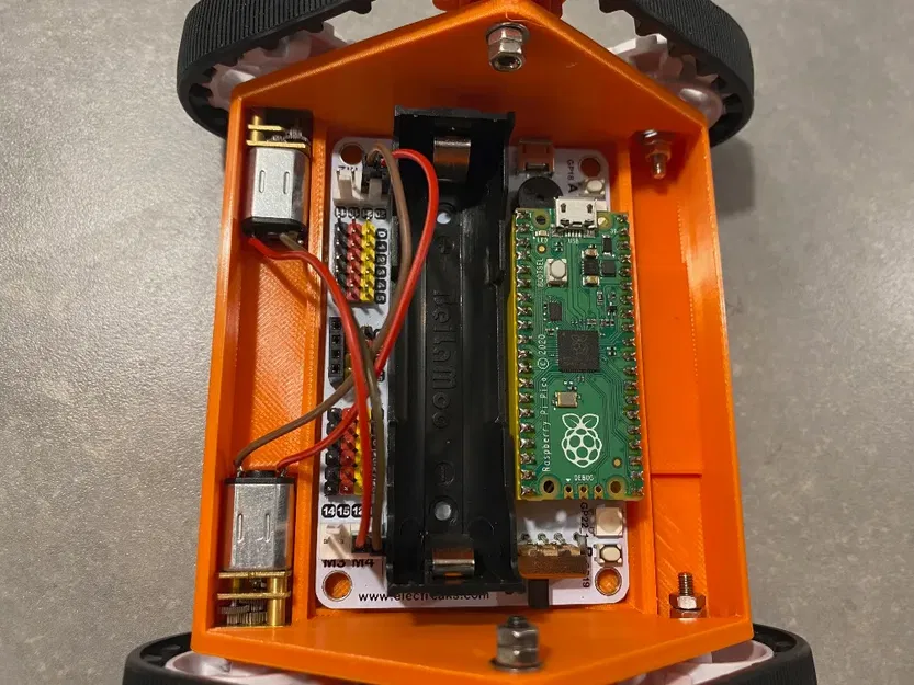 Robot Sumo Battlebot sử dụng Raspberry Pi Pico và Wukong 2040 - Image 3