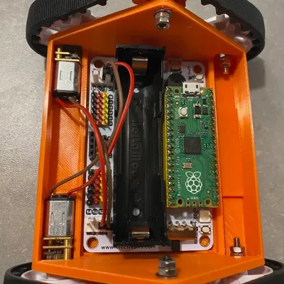 Robot Sumo Battlebot sử dụng Raspberry Pi Pico và Wukong 2040