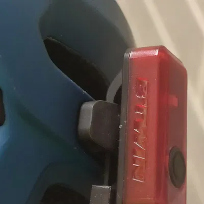 Khóa kẹp đèn btwin cho mũ bảo hiểm VIOO