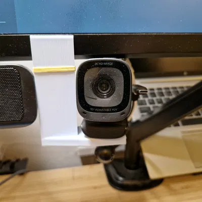 Giá đỡ webcam Anker PowerConf C200 gắn dưới màn hình