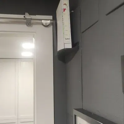 Giá đỡ cho bộ định tuyến Wifi Lowi