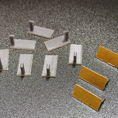 Móc nhẹ cho bộ sưu tập (cờ, mặt dây chuyền) với băng dính ...