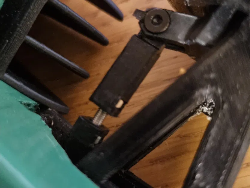 Tay lái điều chỉnh OpenRC F1 phiên bản 2 với khe gắn đai ốc - Image 1