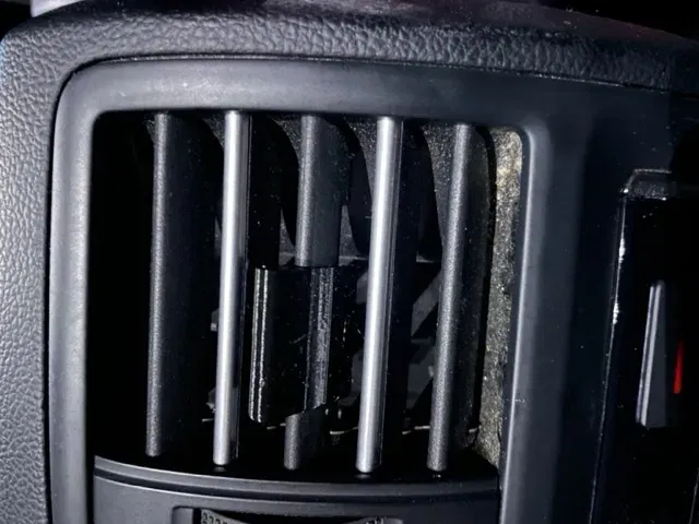 Cần gạt không khí cho VW Passat - Image 3