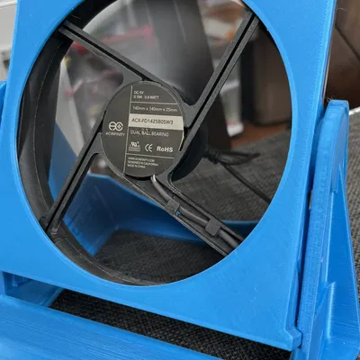 Giá đỡ quạt bàn hoàn hảo điều chỉnh cho quạt 140mm