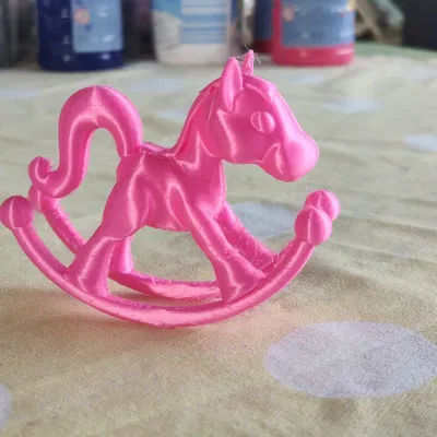 Ngựa bập bênh dễ thương cho ngôi nhà búp bê cổ điển